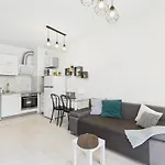 Superapart Augustówka 73 Sleek 1br With Balcony&pet-friendly Apartamento Varsovia