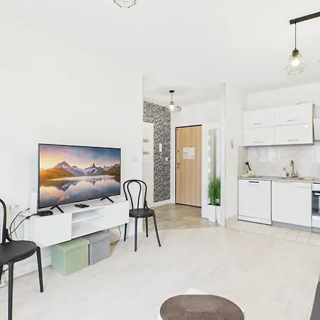 Apartamento Superapart Augustówka 73 Sleek 1br With Balcony&pet-friendly