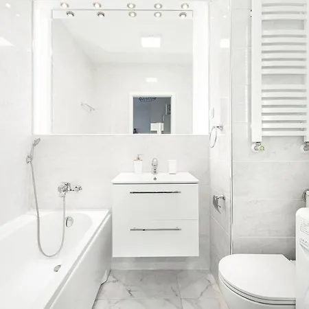 SuperApart Augustówka Balcony&Bathtub - Close to Sadyba Mall Apartament Warszawa